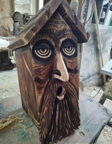 vtacia-budka-wood-spirit-big-2