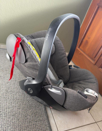 predam-detsku-autosedacku-cybex-s-isofix-zakladnou-big-2