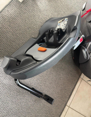 predam-detsku-autosedacku-cybex-s-isofix-zakladnou-big-1