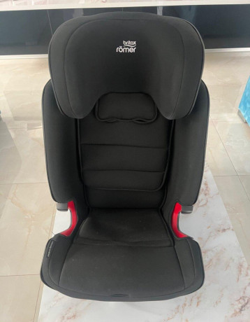 autosedacka-britax-romer-advansafix-iv-r-cosmos-black-big-0