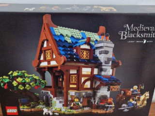 lego-21325-medieval-blacksmith
