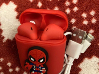 nove-bezdrotove-sluchadla-spideman