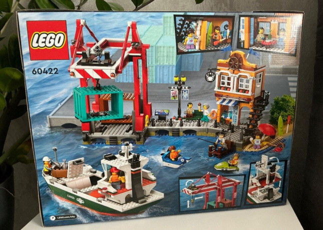 lego-60422-pristav-s-nakladnou-lodou-big-1