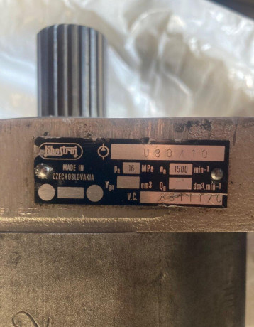 hydraulicke-cerpadlo-na-unk-320-big-2