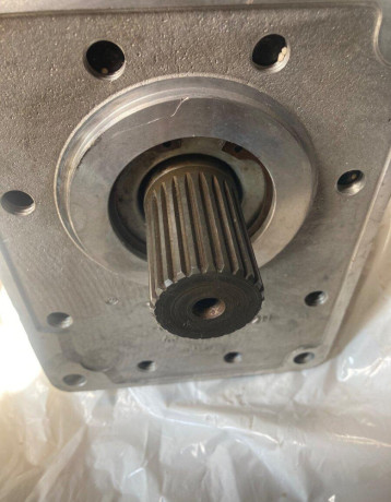 hydraulicke-cerpadlo-na-unk-320-big-1