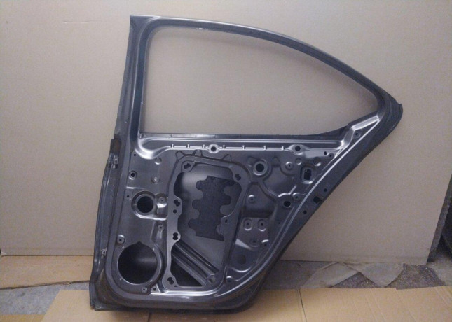 prave-zadne-dvere-skoda-octavia-iv-r2020-sedan-big-1