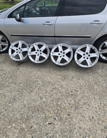 peugeot-elektrony-4x108-big-1