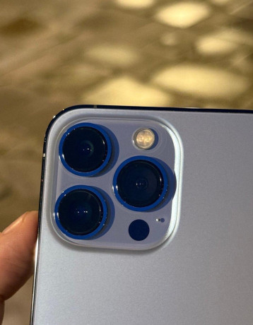 apple-iphone-13-pro-1tb-sierra-blue-big-3