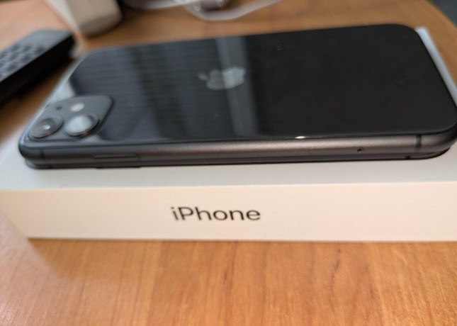 iphone-11-64gb-big-2