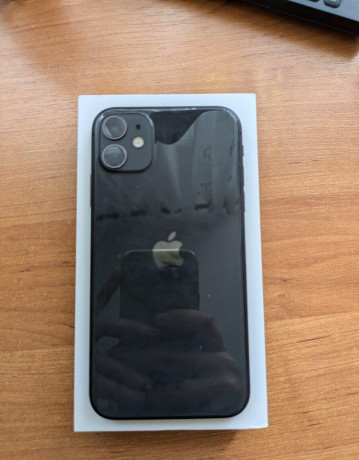 iphone-11-64gb-big-0