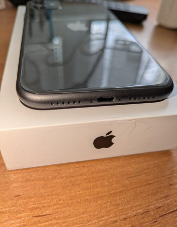 iphone-11-64gb-big-3