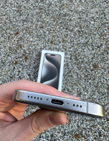 iphone-15-pro-max-big-4