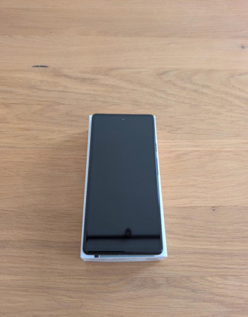 google-pixel-6a-big-0