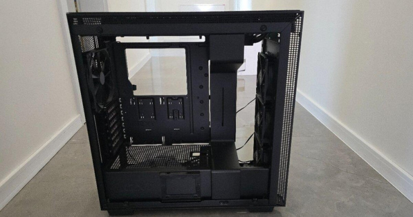 nzxt-h700-big-4