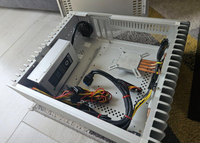 streacom-fc9-alpha-htpc-big-3
