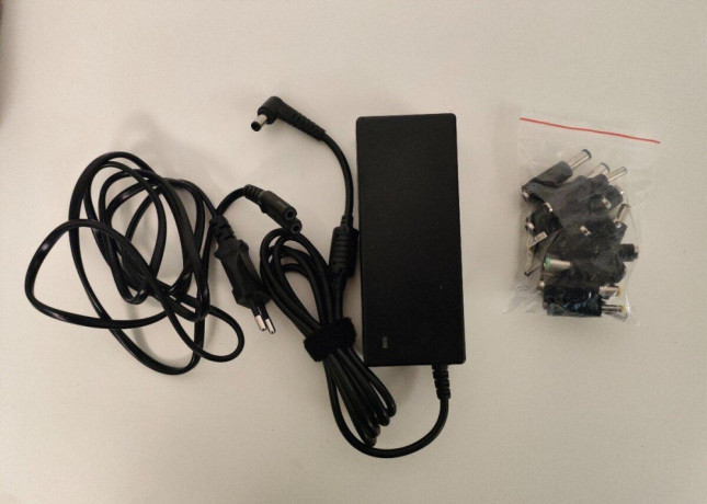 119-univerzalny-nabijac-na-notebook-90w-12-koncoviek-big-2