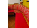 retro-jedalenska-drevena-calunena-lavica-2-stolicky-small-1