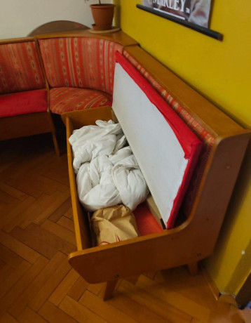 retro-jedalenska-drevena-calunena-lavica-2-stolicky-big-2