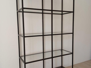 kniznica-regal-ikea-vittsjo-top-stav
