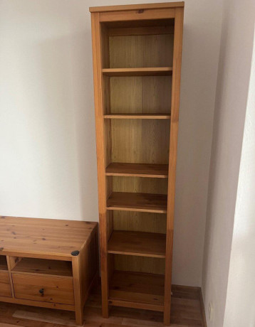 hemnes-kniznica-big-1
