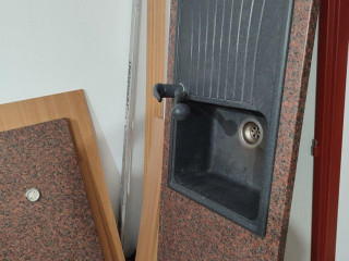pracovna-doska-cca-180-cm-s-granitovym-drezom