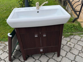 umyvadlova-skrinka-so-zrkadlom-80-cm