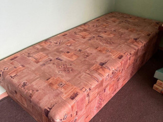 postel-s-uloznym-priestorom