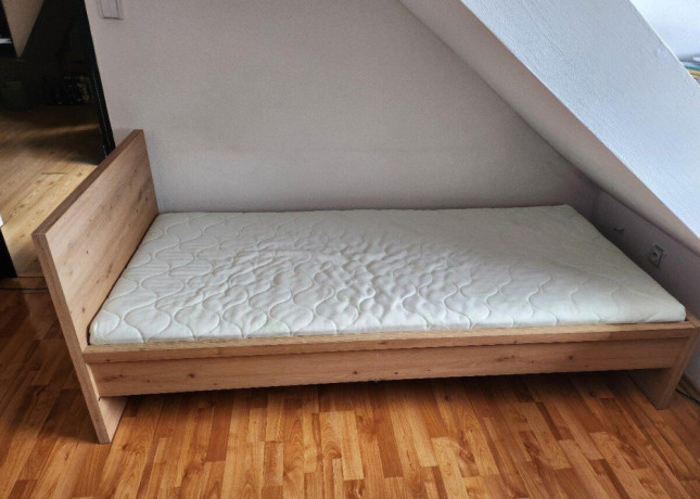 postel-90x200-s-matracom-a-rostom-ako-nova-big-1