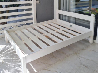 nova-drevena-postel-160-x-220cm