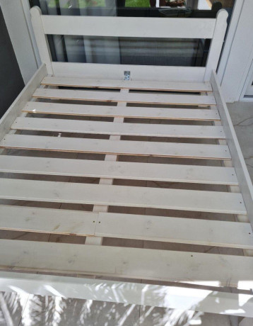 nova-drevena-postel-160-x-220cm-big-1
