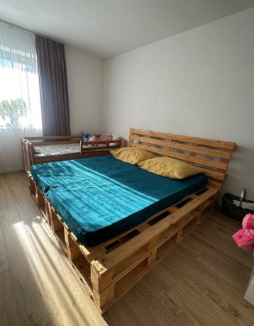 predam-paletovu-postel-big-0