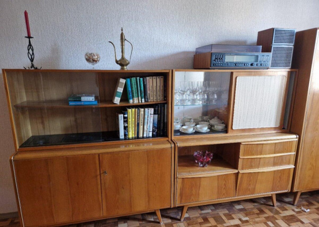retro-zachovaly-nabytok-kniznica-skrine-big-0