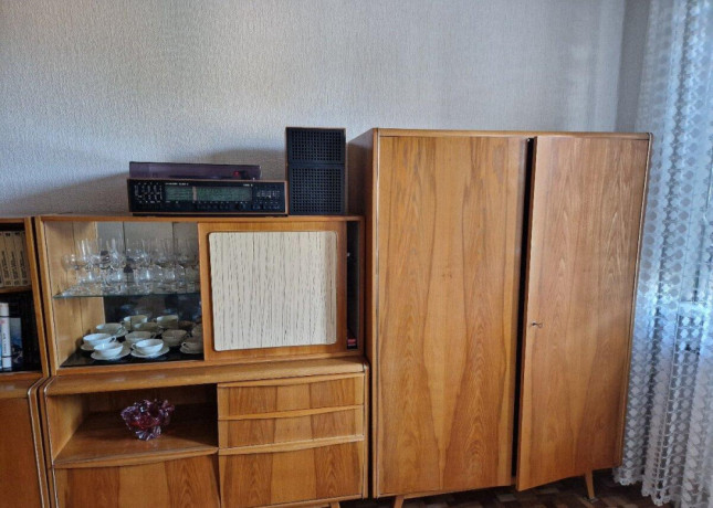 retro-zachovaly-nabytok-kniznica-skrine-big-1