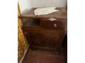 predam-starozitny-nocny-stolik-a-skrinku-so-zrkadlom-small-2
