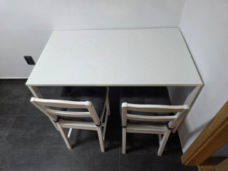 predam-stolicky-a-stol-znacky-ikea