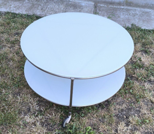 skleneny-dozajnovy-konferencny-stolik-priemer-90-cm-big-1
