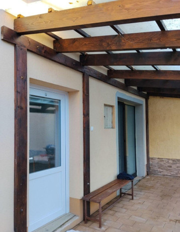 drevena-pergola-pristresok-na-terasu-so-zastresenim-dlzka-big-4