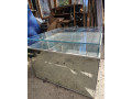 vitrina-sklenena-s-uloznym-priestorom-small-1