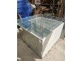 vitrina-sklenena-s-uloznym-priestorom-small-0