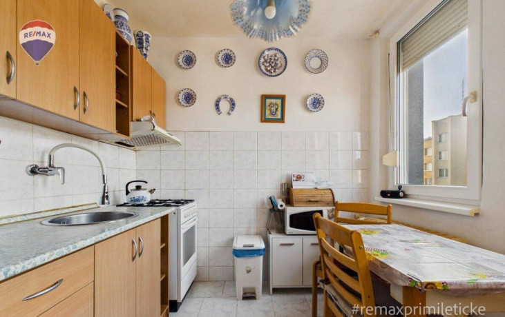 slnecny-3-izbovy-byt-v-oblubenej-lokalite-dubravky-hanulov-big-0