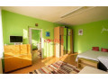 skutocne-velky-svetly-1-izb-byt-s-vyhladom-na-zelen-small-1