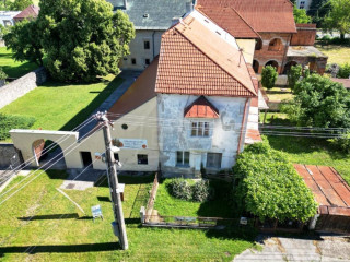historicka-vilka-pod-hradom-beckov-na-predaj