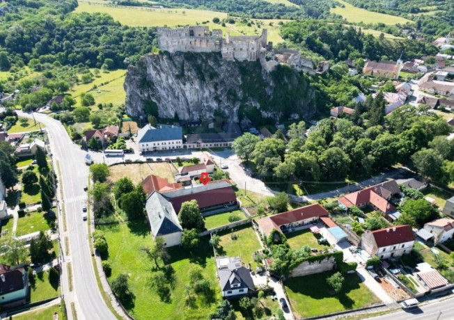 historicka-vilka-pod-hradom-beckov-na-predaj-big-3