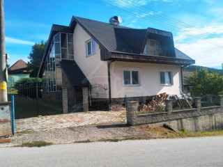 velky-pekny-dom-v-malebnej-obci-nova-lehota-na-predaj