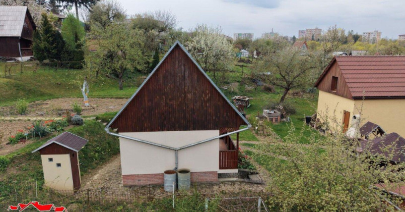 ponukame-na-predaj-podpivnicenu-chatu-so-zahradou-v-dubnici-big-3
