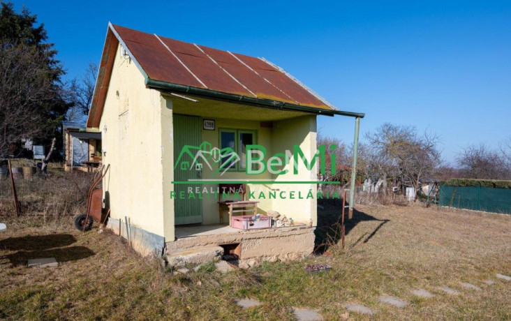predaj-zahradna-chatka-nove-mesto-nad-vahom-395-m2-big-0