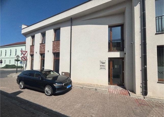 na-predaj-priestor-v-centre-trnavy-halenarska-ulica-big-0