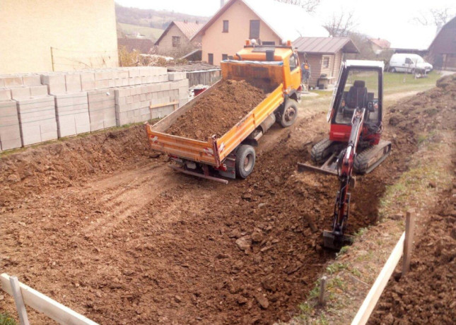 vykopove-prace-pre-rodinne-domy-a-inzinierske-siete-bytca-big-4