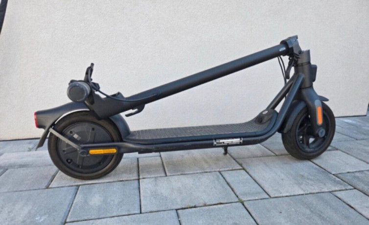 elektricka-kolobezka-segway-ninebot-kickscooter-f2-big-3
