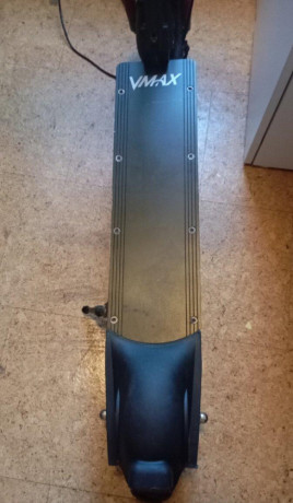 elektricka-kolobezka-vmax-r20-500w-big-1